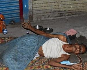 kanpur elderly person thrown on road 