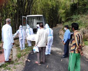  पालमपुर : प्रशासन की देखरेख तथा कोविड प्रोटोकॉल के साथ किया जा रहा कोरोना संक्रमितों के निधन पर अंतिम संस्कार 