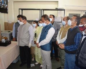 कोविड-19 के रोगियों को तनाव मुक्त वातावरण के लिए दीन दयाल उपाध्याय समर्पित कोविड अस्पताल में लगाया गया म्युजिक सिस्टम 