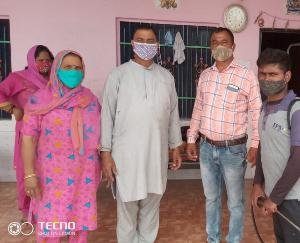 सर्व कल्याणकारी संस्था कोरोना पीड़ित परिवारों की कर रही है सहायता