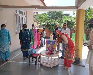 दाड़लाघाट में राजीव गांधी की पुण्यतिथि पर दी गई श्रद्धांजलि, कुनिहार बीडीसी अध्यक्ष रही मौजूद