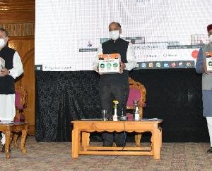 मुख्यमंत्री ने होम आइसोलेशन में रह रहे रोगियों के लिए होम आइसोलेशन किट तथा हिमाचल कोविड केयर ऐप का किया शुभारम्भ