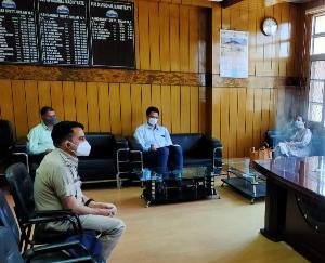 कण्डाघाट में कोविड-19 की समीक्षा के लिए बैठक आयोजित