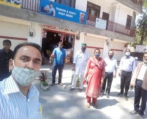 पूर्व मुख्यमंत्री द्वारा भेजी गई राहत सामग्री से पंचायतो को किया जा रहा सेनेटाइज़