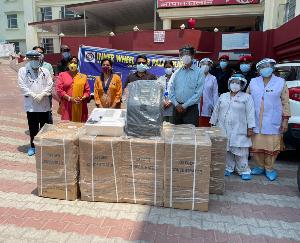 Palampur: 10 Oxygen Concentrators handed over to SDM by Innerwheel Club