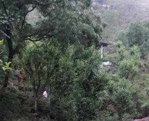  अर्की :भारी बारिश के कारण हुए नुक्सान से प्रभावित लोगो को सरकार दे मुआवजा: राजेंद्र ठाकुर