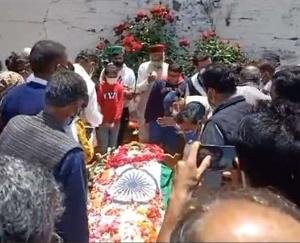 BJP chief whip Narendra Bragta cremated with state honors in his native village