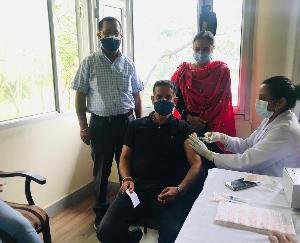 नौणी विवि में 220 लोगों का टीकाकरण