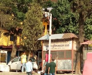 दाड़लाघाट : अपराधों पर अंकुश लगाने के लिए सीसीटीवी कैमरे स्थापित