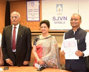 शिमला :एसजेवीएन ने सौर एवं पवन विद्युत परियोजनाओं में किया एमओयू 