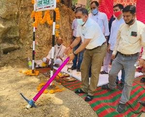 हमीरपुर - धनोआ गाँव के लिये 87 लाख की लागत से निर्मित होने वाले सड़क मार्ग का हुआ भूमिपूजन
