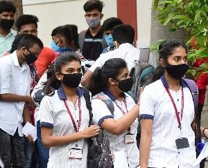  हिमाचल प्रदेश में 10वीं-12वीं कक्षा के लिए अगस्त से खुल सकते है स्कूल