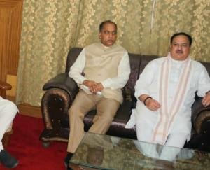 पूर्व मंत्री नरेंद्र बरागटा के घर पहुंचे नड्डा, परिवार जनों से मिल कर किया शोक प्रकट