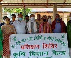  सोलन : कृषि विज्ञान केंद्र सोलन द्वारा आयोजित प्रशिक्षण शिविर में किसानों ने सीखे मशरूम उत्पादन के गुर