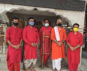 ज्वालामुखी पुजारी वर्ग ने पूर्व मुख्यमंत्री वीरभद्र सिंह की आत्मा की शांति के लिए रखा मौन