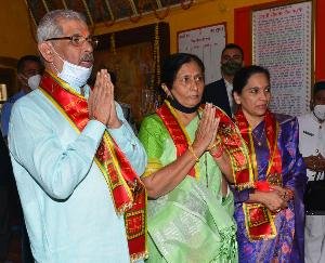 हिमाचल : राज्यपाल राजेंद्र विश्वनाथ आर्लेकर ने जाखू मंदिर में की पूजा-अर्चना