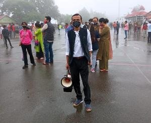 शिमला : जिला प्रशासन द्वारा कोविड से बचाव के लिए किया गया जागरूक