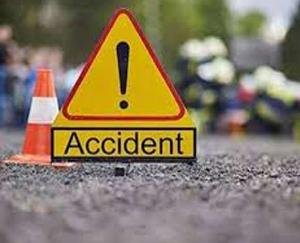 पाकिस्तान में दर्दनाक हादसा बस और ट्रक में जोरदार भिड़ंत, 30 यात्रियों की मौत