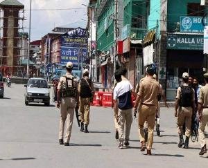   जम्मू-कश्मीर: डोमिसाइल प्रमाणपत्र धारक से शादी करने वाली महिला अथवा पुरुष डोमिसाइल के हकदार
