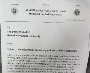 ABVP हिमाचल प्रदेश विश्वविद्यालय इकाई द्वारा विभिन्न छात्र मांगों को लेकर अधिष्ठाता अध्ययन को सौंपा गया ज्ञापन