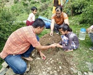 शिमला : उमंग ने मशोबरा के नजदीक किया पौधरोपण