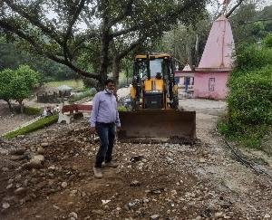 जसवां:परागपुर-मोईन गांव को जाने वाले रास्ते का काम शुरू