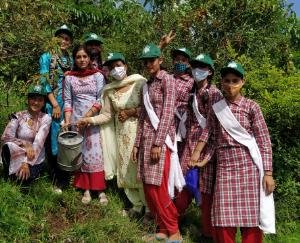 दाड़लाघाट :  'एक पेड़ मेरे स्कूल के नाम' अभियान का शुभारंभ