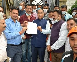 शिमला : अराजपत्रित कर्मचारी महासंघ ने मुख्यमंत्री को सौंपा मांग पत्र