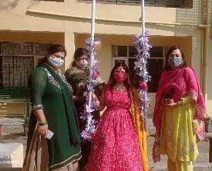 सोलन : गुरुकुल इंटरनेशनल सीनियर सेकेंडरी स्कूल में रही तीज के त्योहार की धूम