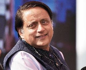 सुनंदा पुष्कर मौत मामले में पूर्व केंद्रीय मंत्री शशि थरूर को राहत