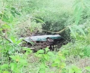 सोलन : नालागढ़ में गहरी खाई में गिरी बस, लगभग 12 यात्री घायल