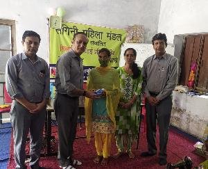 दाड़लाघाट : चालक बंधुओं को खुशी व सुरक्षा के साथ गाड़ी चलाने का संदेश