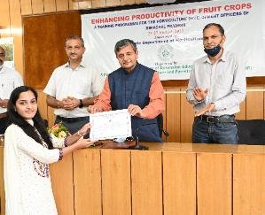 Solan: Bringing new technology and government schemes to farmers - Dr. Kaushal