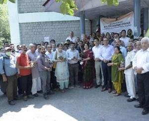 देहरा: औषधीय पौधों की खेती करने वाले किसान को किया सम्मानित
