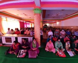 दाड़लाघाट : प्रधानमंत्री के संवाद को सुनने के लिए लोगो में दिखा उत्साह