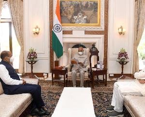 मुख्यमंत्री ने दिया राष्ट्रपति को विधानसभा के विशेष सत्र को संबोधित करने का निमंत्रण