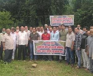 ज्वालामुखी : फोरलेन प्रभावितों की मांगों को जल्द माने सरकार : राजेश पठानिया