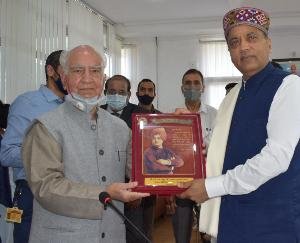 Shimla: Chief Minister appreciates the services provided by VMRT