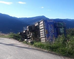 Shimla: Private bus going from Kalbog to Shimla overturns, one person injured