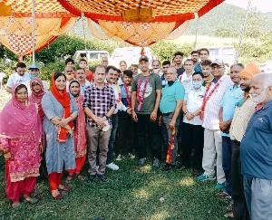jwalamukhi-hiran-panchayat-paraglaiders