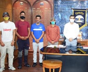 कुल्लू  : लिटल रैबल एडवेंचर ने सुरक्षित निकाला 11000 भेड़-बकरियों को ,उपायुक्त आशुतोष ने दी शाबाशी