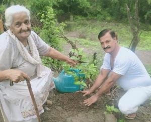 देहरा : सेवा सप्ताह में बजुर्गों को किया गया सम्मानित