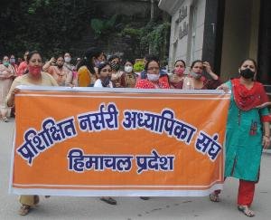 Rally organized by Trained Nursery Teachers Association, memorandum sent to Chief Minister