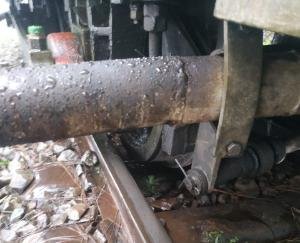 Two wheels of the train derailed, all passengers safe