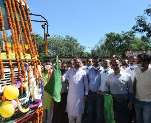देहरा :उद्योग मंत्री ने कुहना में शिवा परियोजना के अंतर्गत किया पौधरोपण