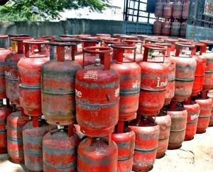 Inflation hit on the first day of the month, then the price of commercial gas cylinder increased