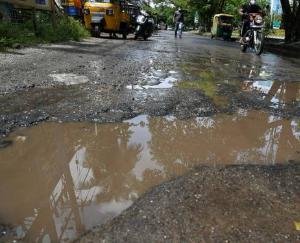 Himachal government wrote a letter to NHAI, raised the demand to fill the potholes lying on the roads