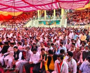 Congress candidates filed their nominations with drums