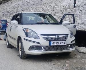 रक्कड़ : चोरों के हौंसले बुलंद, स्विफ्ट डिजायर कार पर किया हाथ साफ