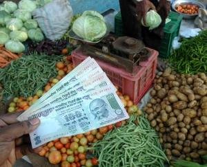Inflation hit: Amidst boiling inflation, now the common man started speaking